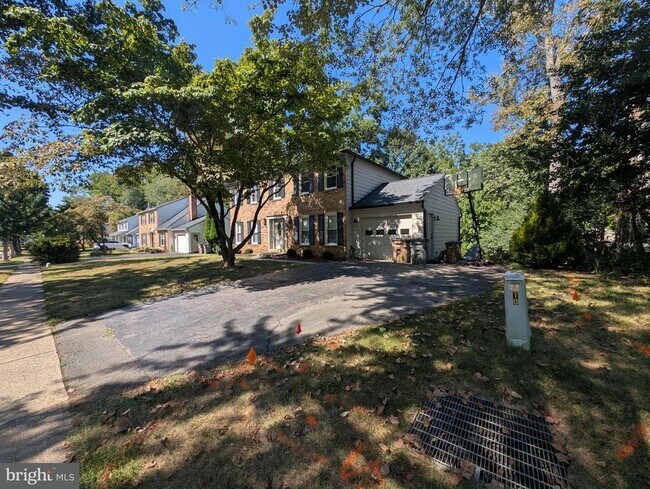 Building Photo - 11 Starlight Ct