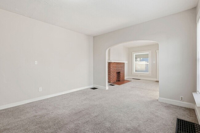 Building Photo - 498-500 N Champion Ave