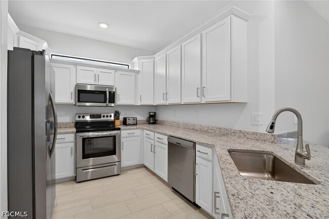Building Photo - 14008 Hunter Oak Dr