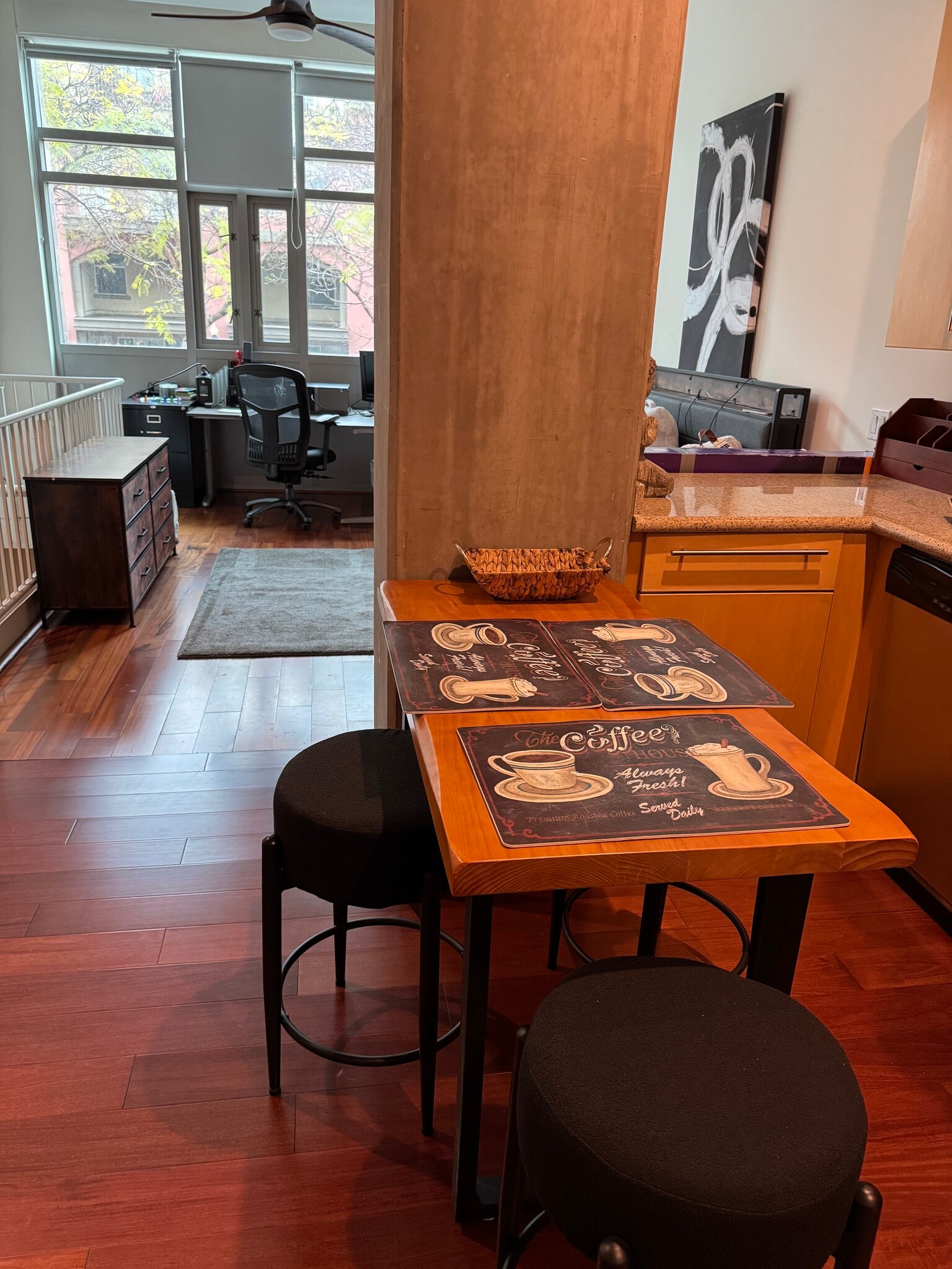 Building Photo - 801 Ash St