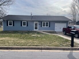 Building Photo - 1812 Briarwood Dr