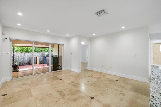 Building Photo - 3363 SW 154th Ct