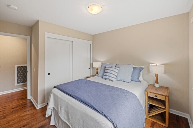 Building Photo - 3035 Ribera Rd