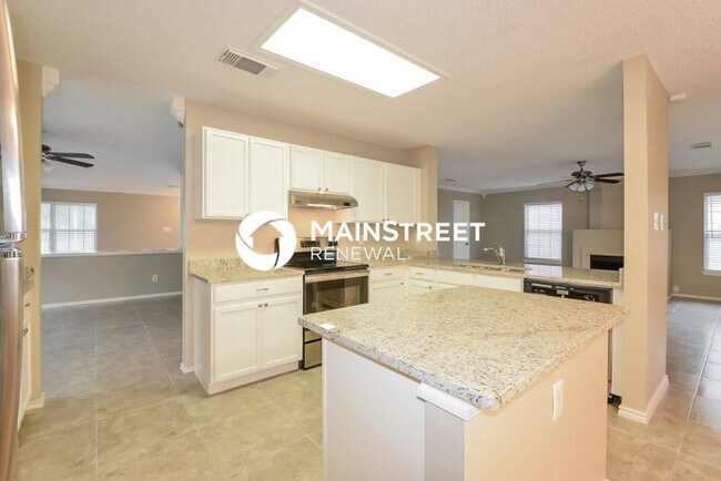 Building Photo - 5 Bedroom Pet-Friendly Home in Converse, TX with Main Street Renewal