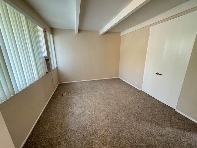 Building Photo - 11500 Rochester Ave