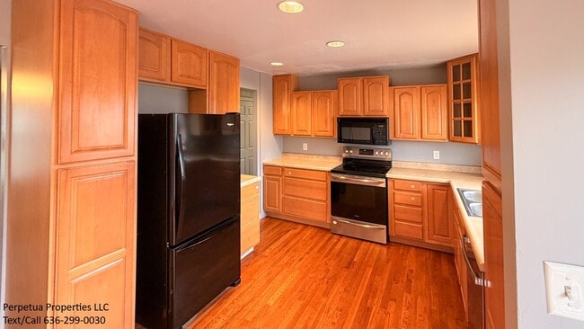 Building Photo - 544 Goldwood Dr