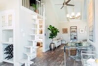 Building Photo - 707 Heliotrope Ave