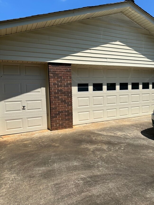 Building Photo - Home in Easley close proximity to schools!!