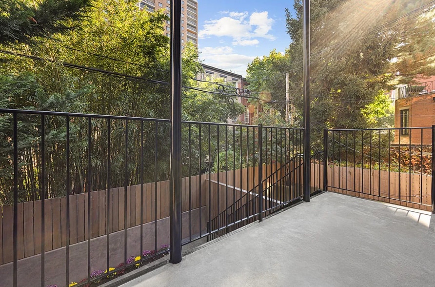 Building Photo - 323 Washington Ave