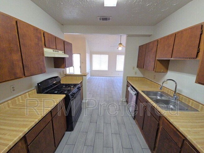 Building Photo - 3930 Mohlerbruk Dr