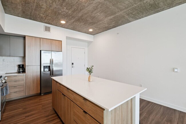 Building Photo - 222 E Jefferson St