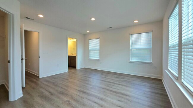 Building Photo - 670 Bolder Way