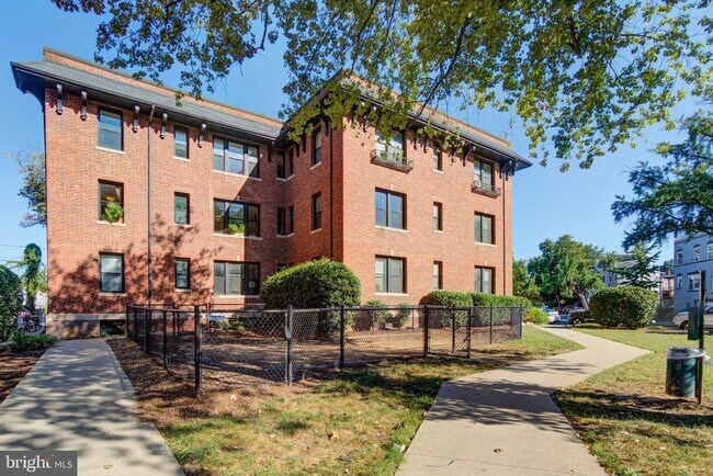 Building Photo - 3625 16th St NW