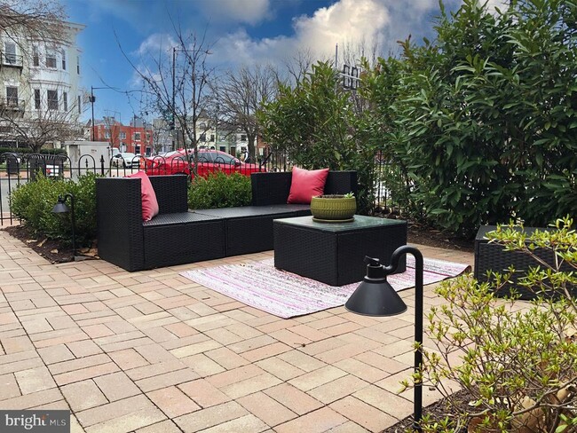 Building Photo - 1302 East Capitol St NE