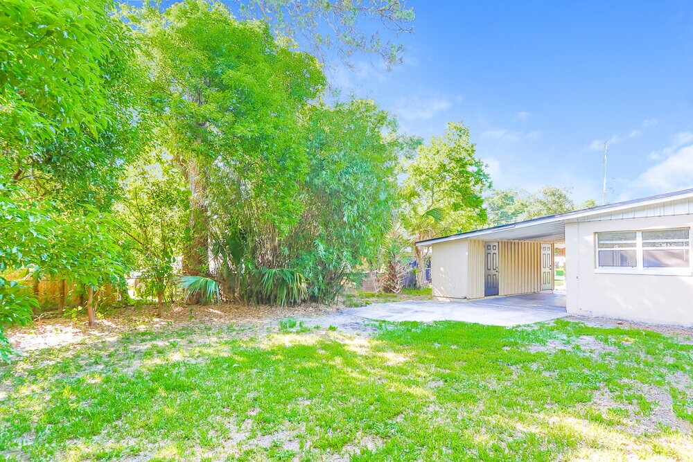 Building Photo - 7829 Dubois Dr