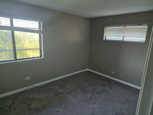 Building Photo - 6020 Lake Bluff Dr