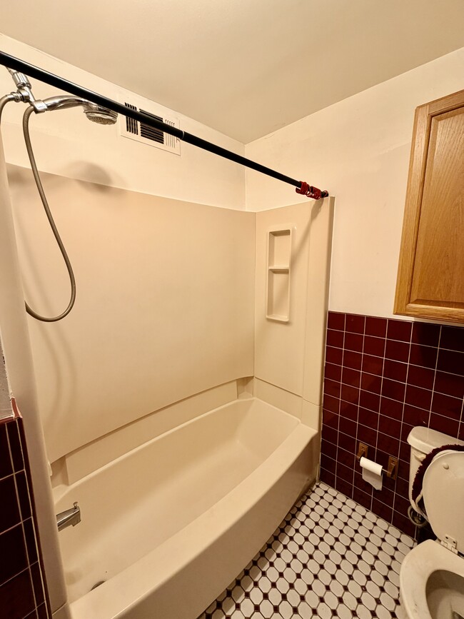 Building Photo - 1531 W Tucker St