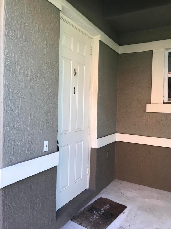 Building Photo - 990 Millbrae Ct