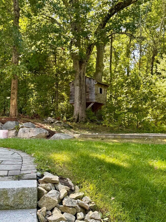 Building Photo - 4 Arbor Way