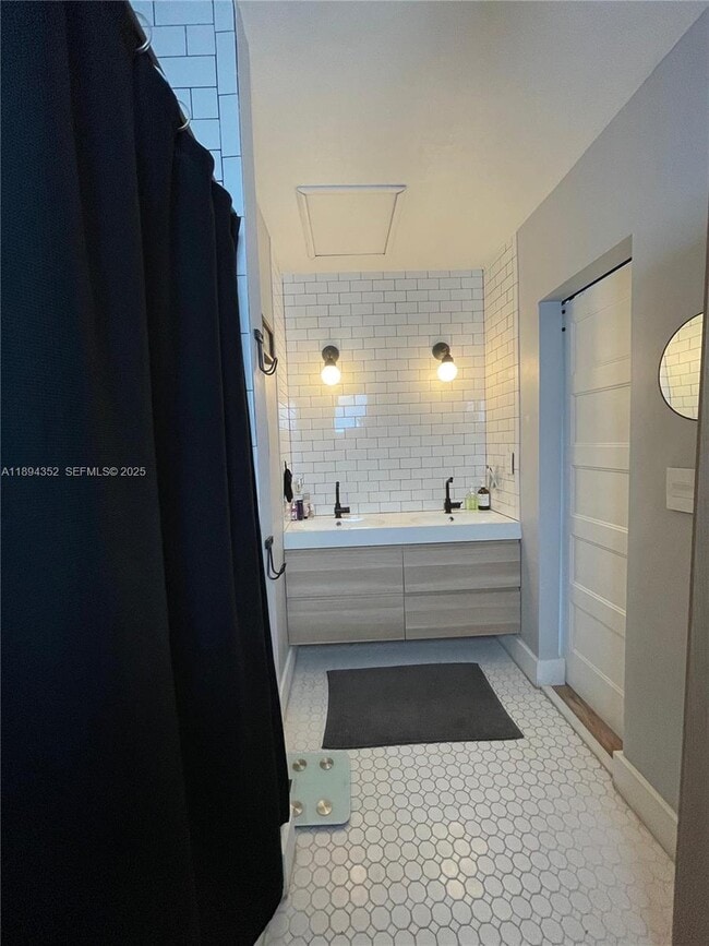 Building Photo - 8301 SW 27th Terrace