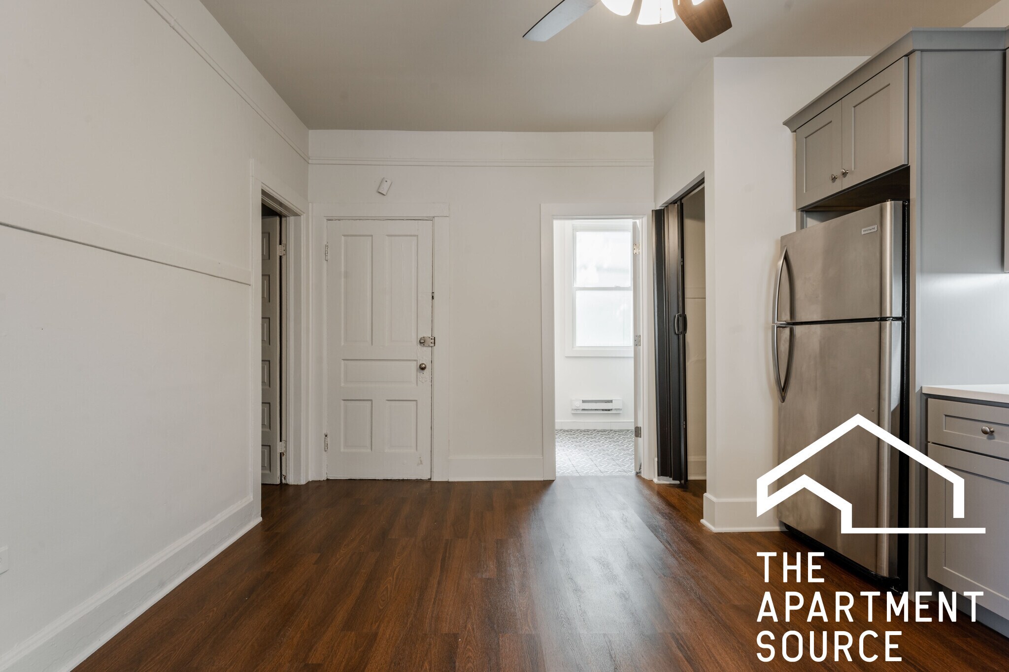 Building Photo - 3135 N Oakley Ave