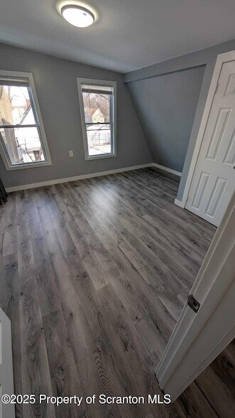 Building Photo - 124 Willow St