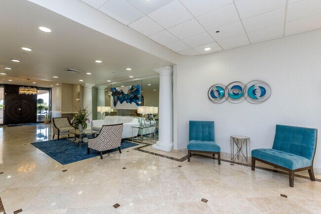 Building Photo - 5380 N Ocean Dr