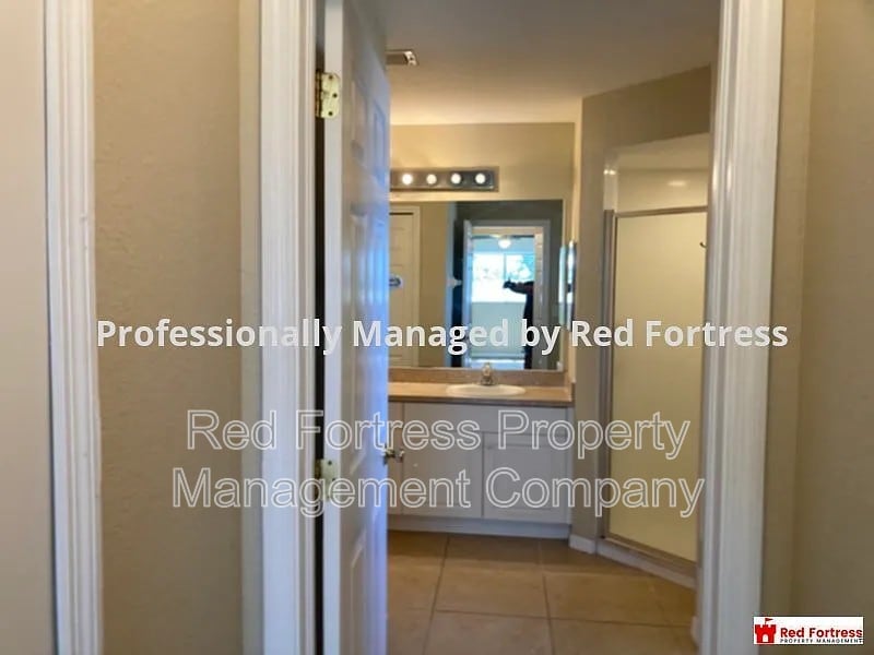 Building Photo - 1823 NW 19th Ave