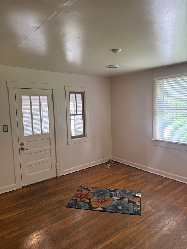 Building Photo - Charming home in the Heart of Bristol VA