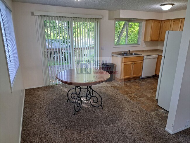 Building Photo - Check Out This Wonderful 2 bedroom, 2 bath...