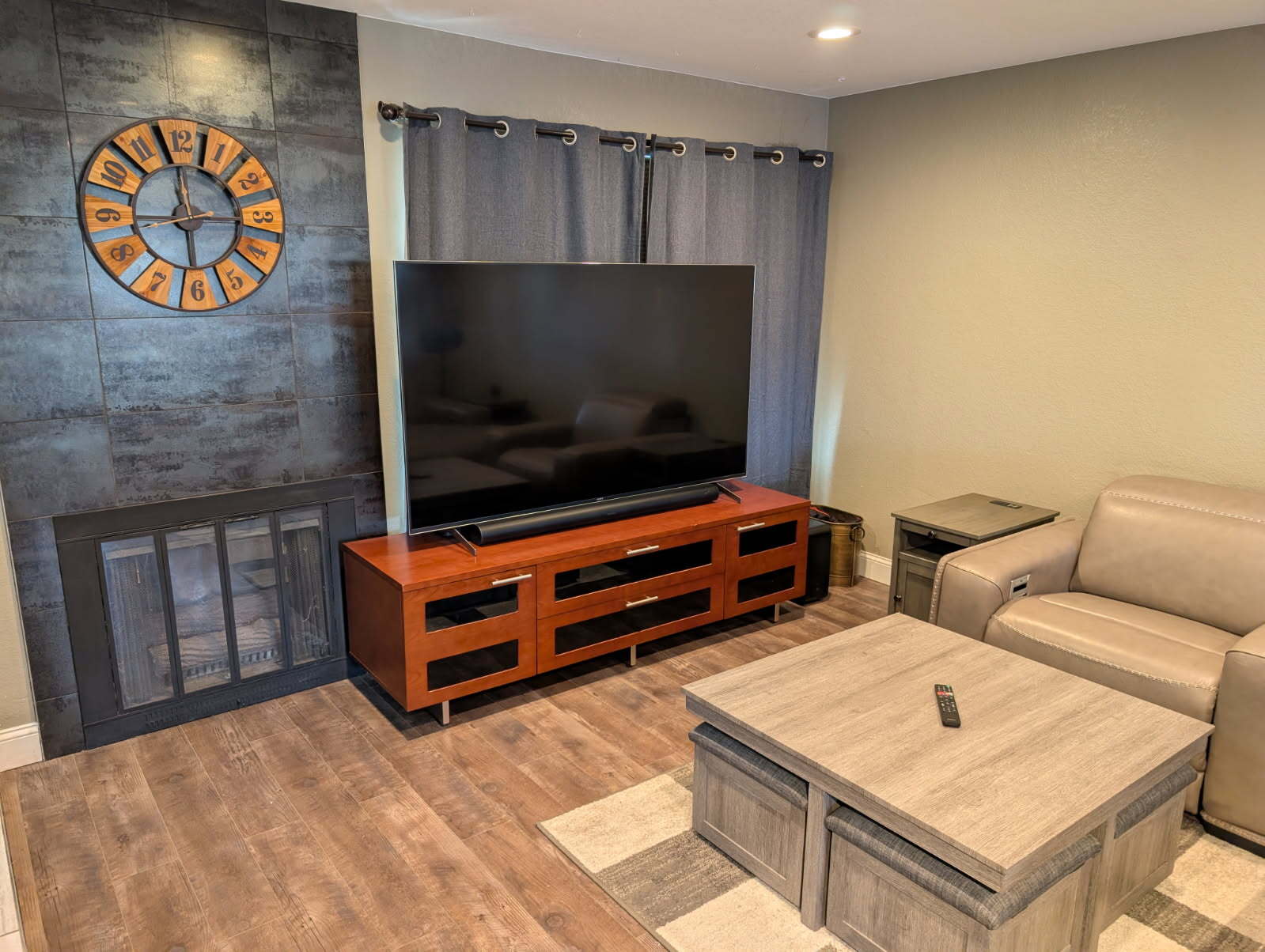 Building Photo - 14387 E Arizona Ave