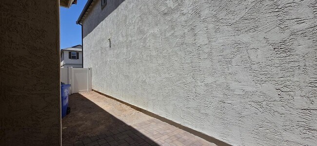 Building Photo - 3336 S Lotus