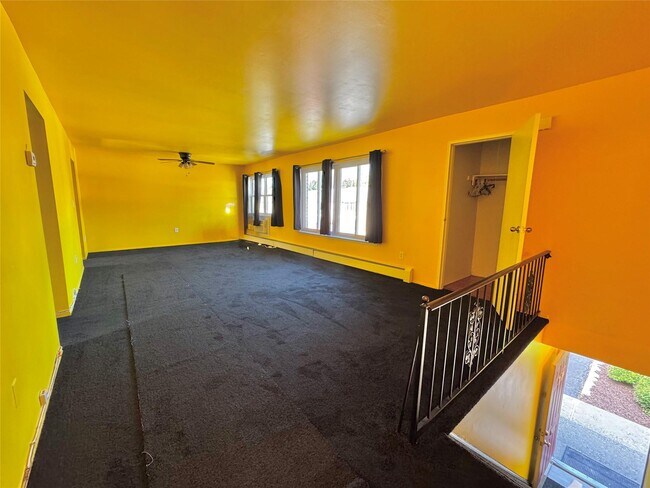 Building Photo - 250 Beechwood Ave
