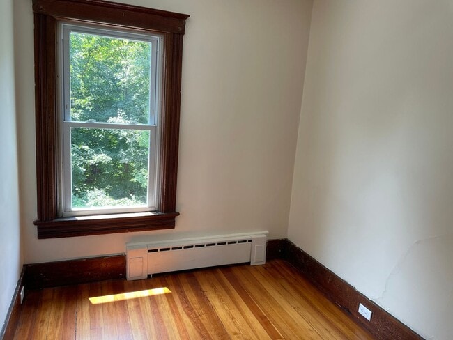 Building Photo - 12-14 West St