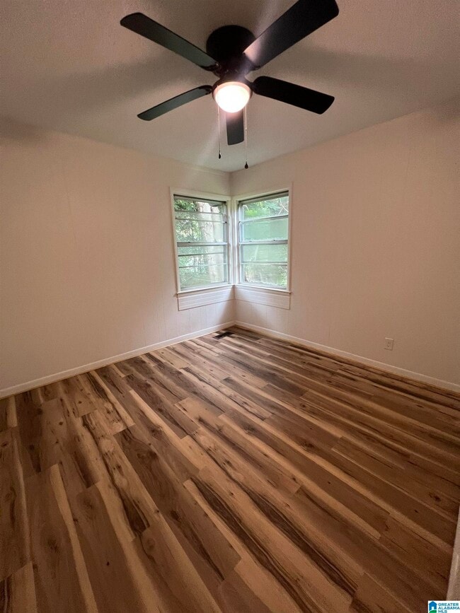 Building Photo - 905 Lynn Dale Ln