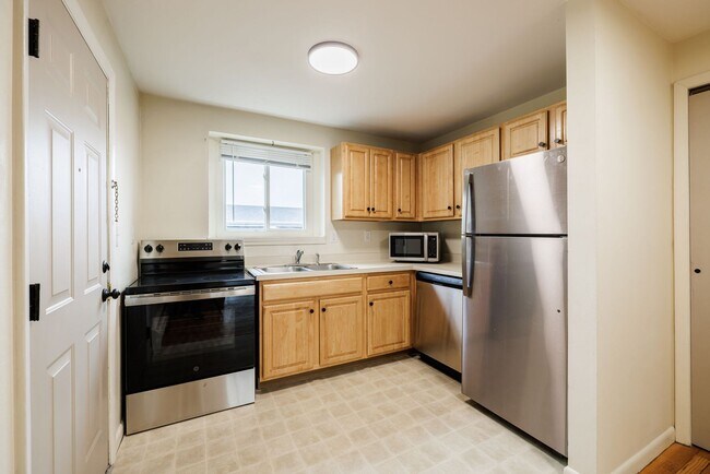 Building Photo - Emerson Road