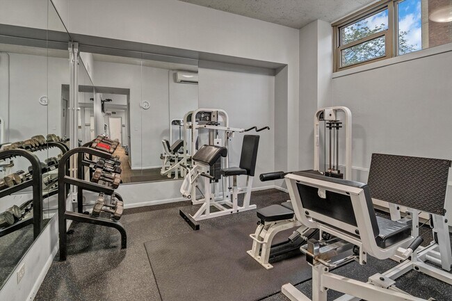 Building Photo - 1550 N Lake Shore Dr