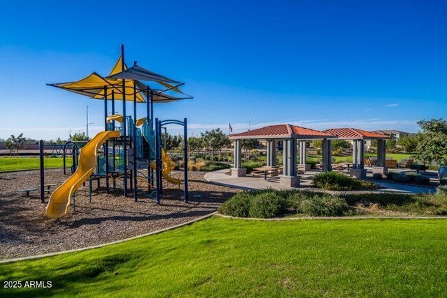 Building Photo - 10935 E Tesla Ave