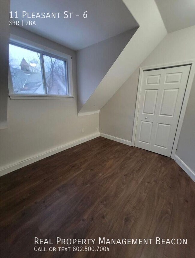 Building Photo - 11 Pleasant St