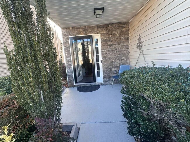 Building Photo - 7248 Mountain Laurel Way