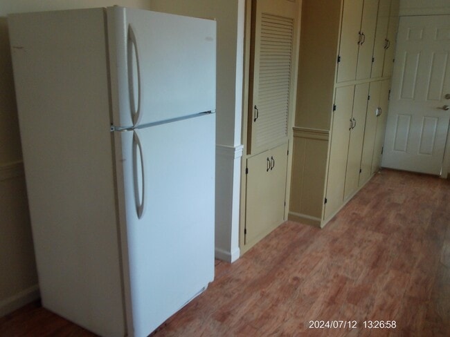 Building Photo - 916 12th St