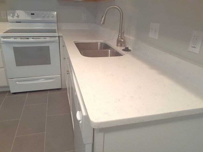 Building Photo - 262 -264 George Waterman Road