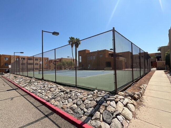 Building Photo - Casa Club Rental