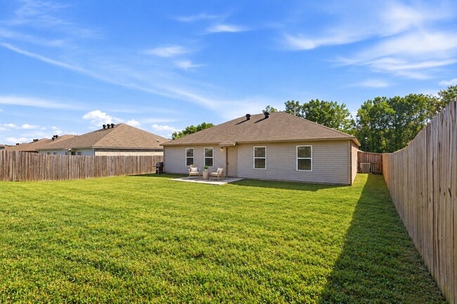 Building Photo - 5137 Woodstream Dr