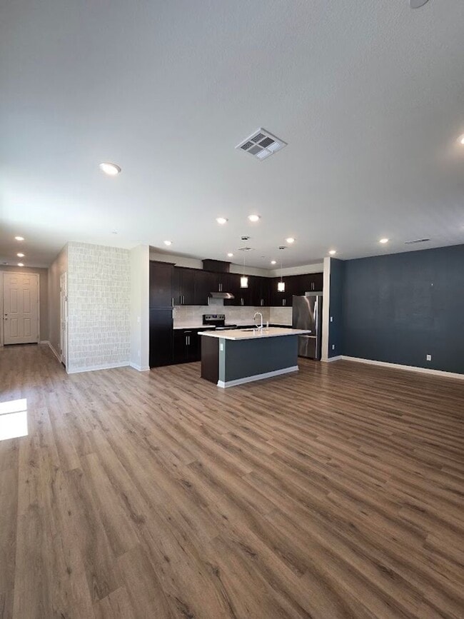 Building Photo - 3-Bedroom Home ($500 off the first month!!...