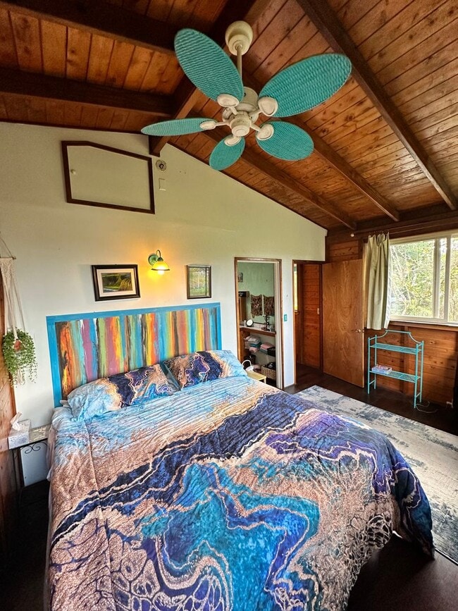 Building Photo - Island-Style Living in Hawaiian Paradise Park