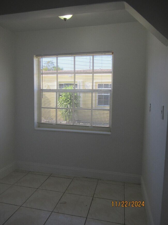 Building Photo - 2325 Madison St