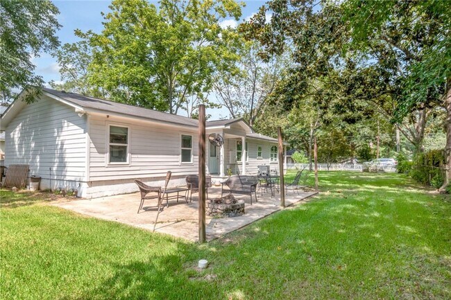 Building Photo - Special Home in Pinehurst