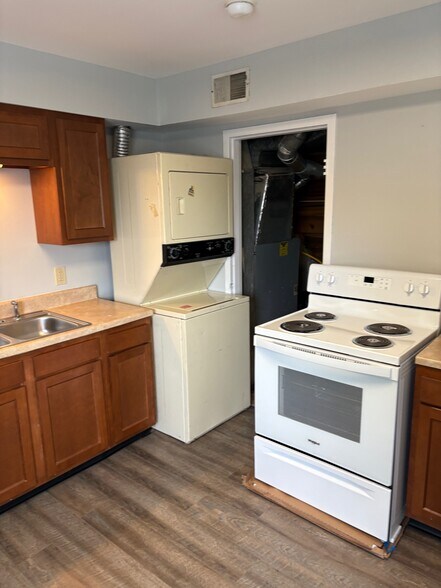 Building Photo - 205 Buckeye Cir