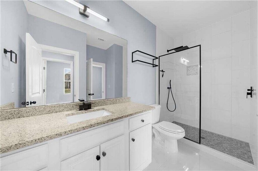 Building Photo - 5435 Mirror Lake Dr